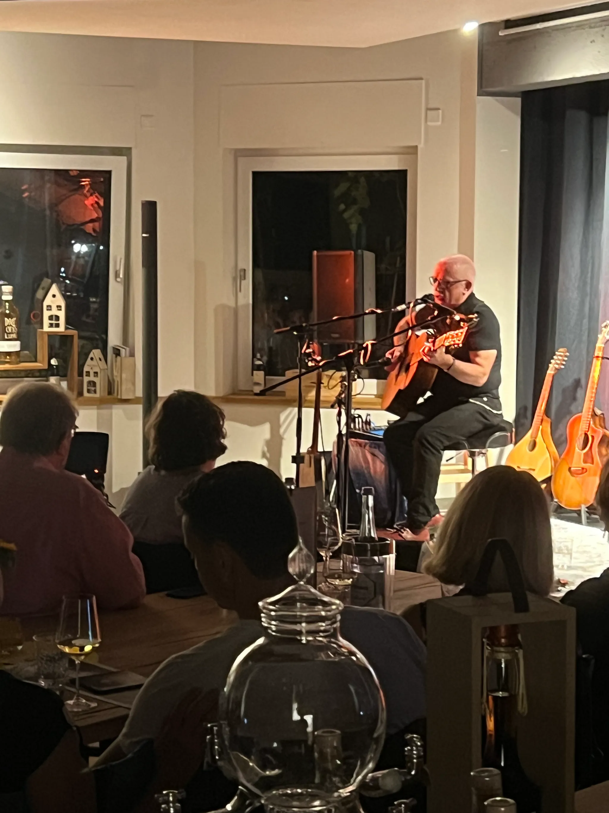 Maurice Dickson in concert